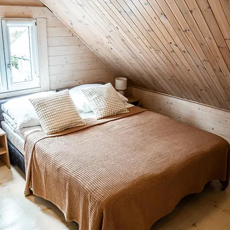 Collins Устроне-Морске