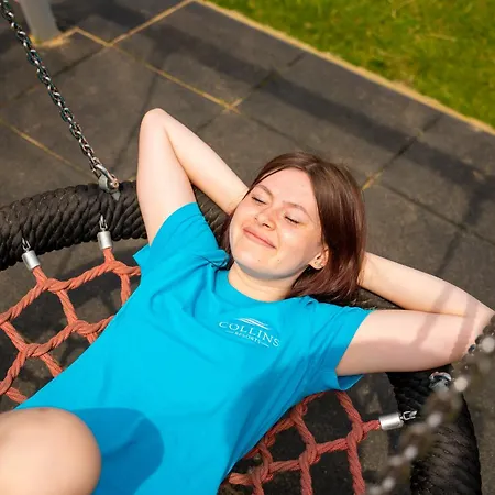 Collins База отдыха