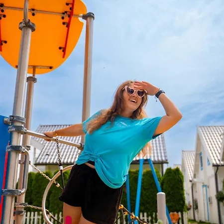 Collins * Устроне-Морске